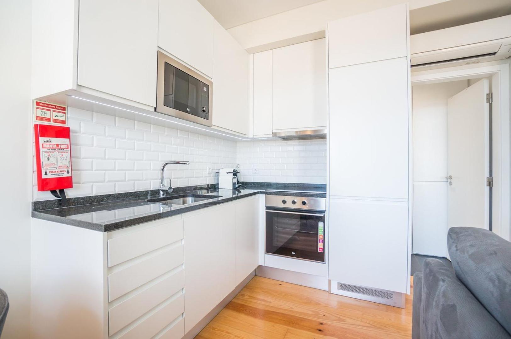 Guestready - Chic And Vibrant Stay Near Anjos Лиссабон Экстерьер фото